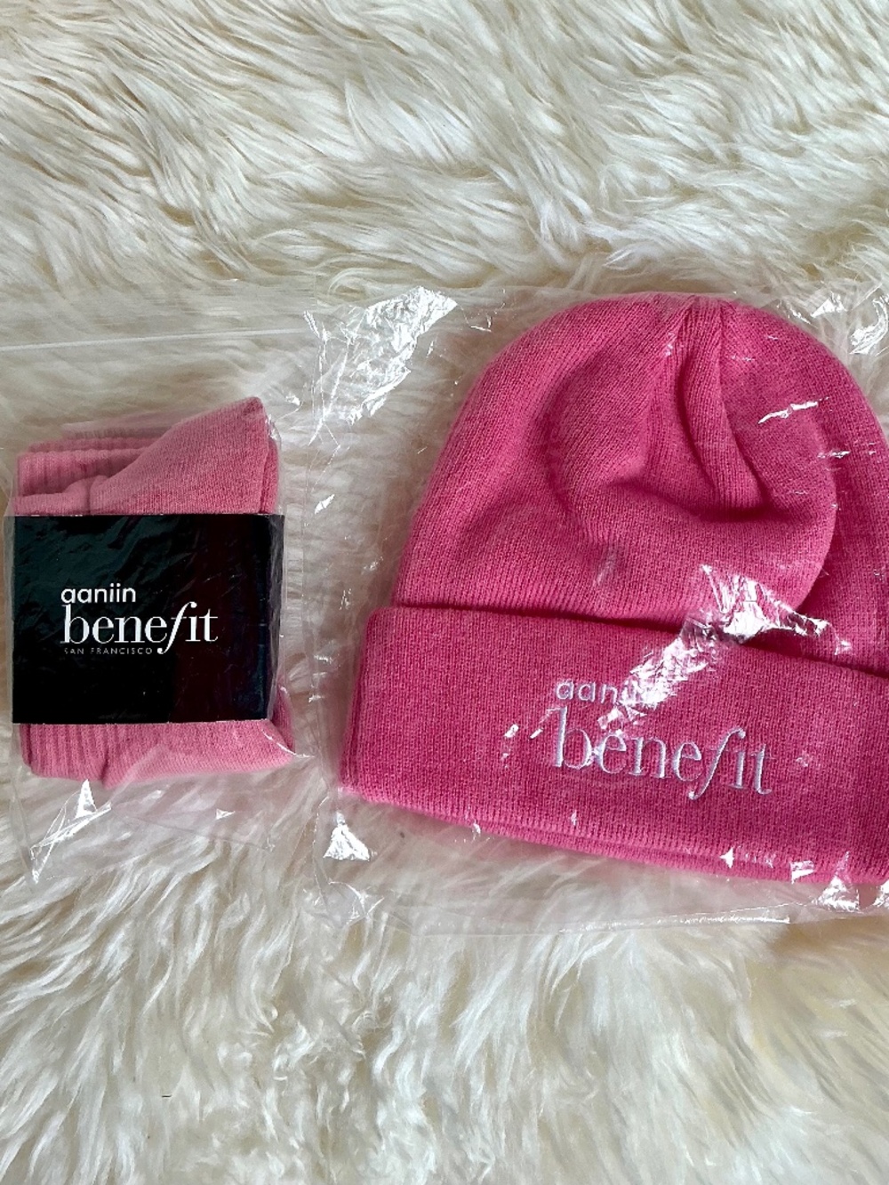 Benefit Cosmetics x Aaniin Pink Toque and Matching Socks
